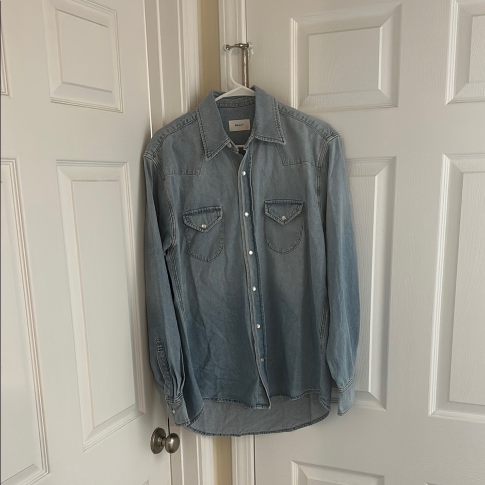 Bally men’s long sleeve Authentic!!